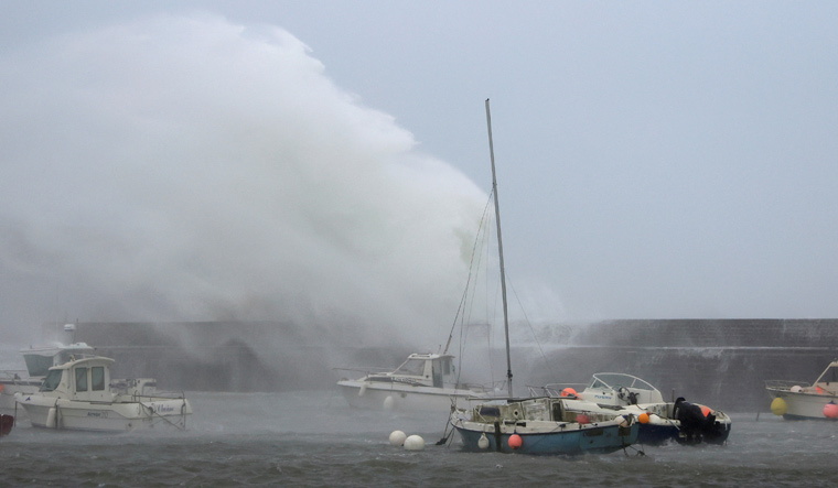 Storm-ciaran-france-reuters