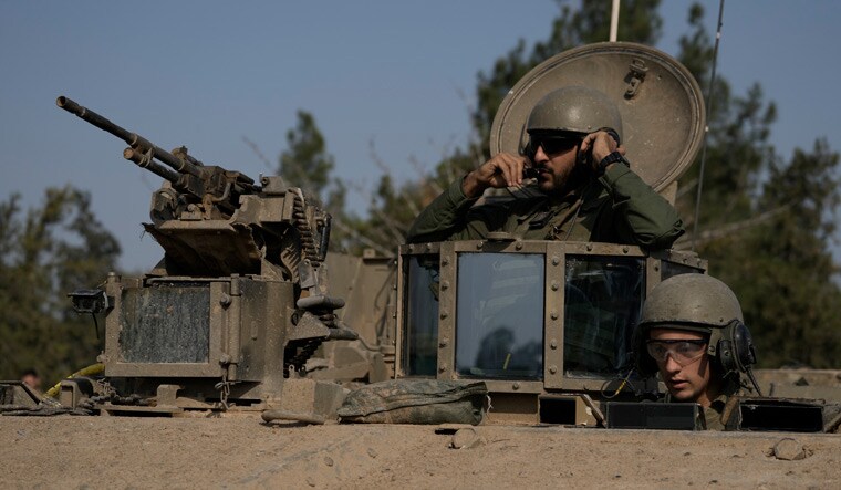 Israel-soldiers-target-civilians-ap