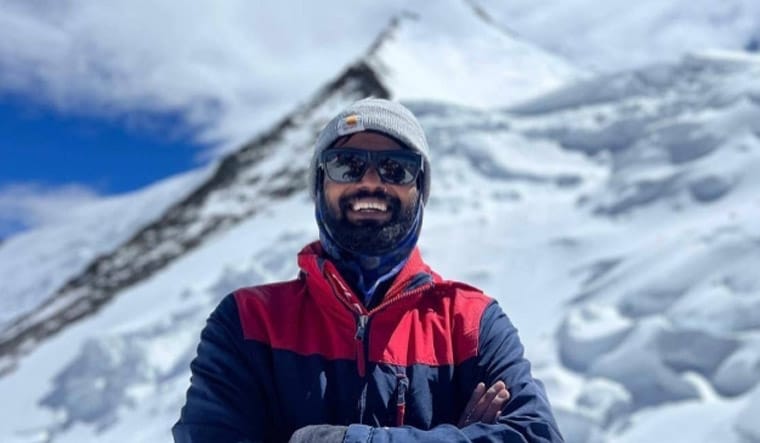 Anurag-maloo-indian-climber-rescued-twitter