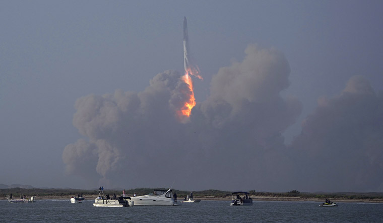 SpaceX flight explodes