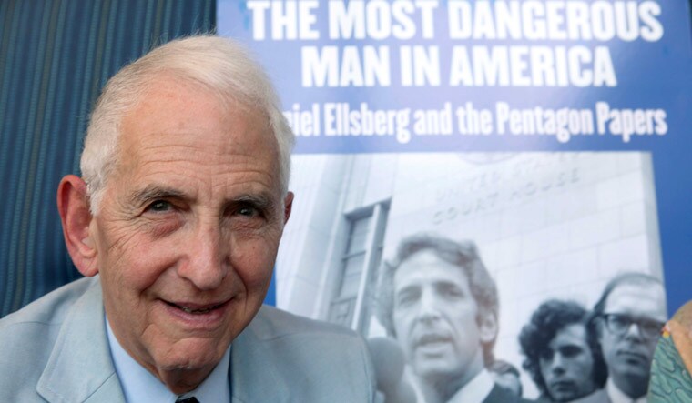 Daniel-Ellis-who-leaked-pentagon-papers-dies-at-92-ap