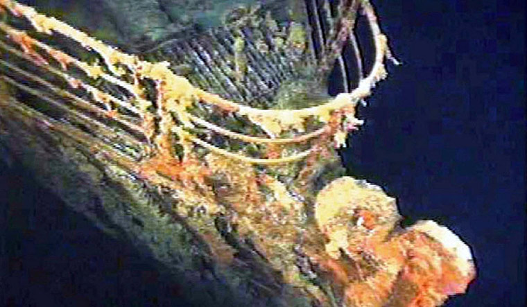 Titanic wreckage expedition/submarine missing