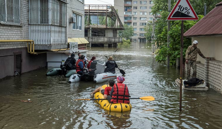 UKRAINE-CRISIS/DAM-KHERSON-EVACUATION