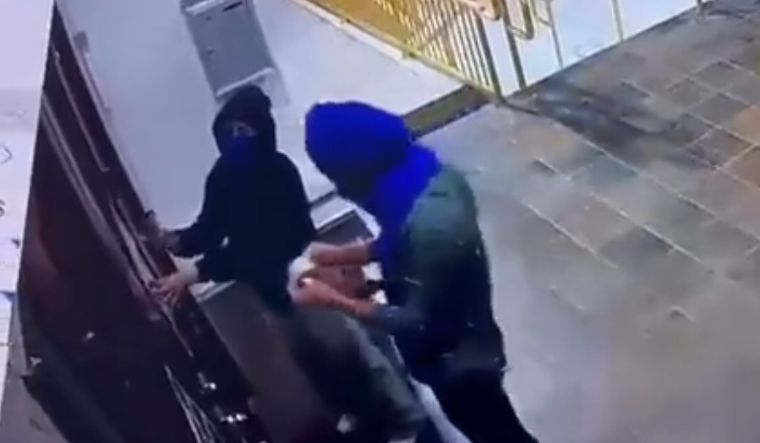 Vandals affix pro-Khalistan posters on the temple's front door | Twitter