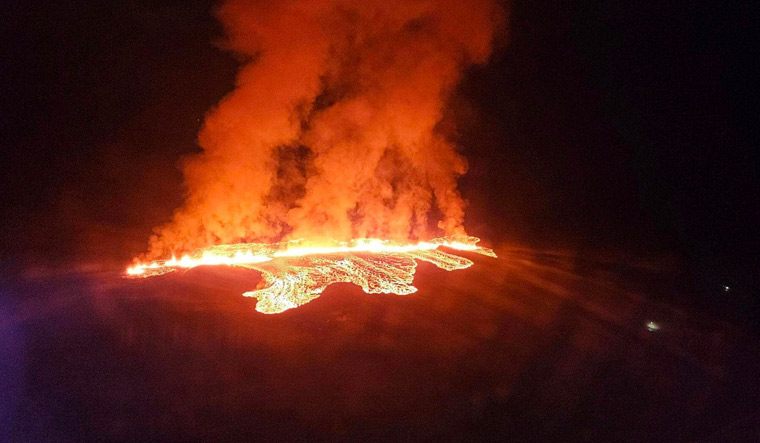 Iceland volcano erupts again forcing Grindavik residents to evacuate ...