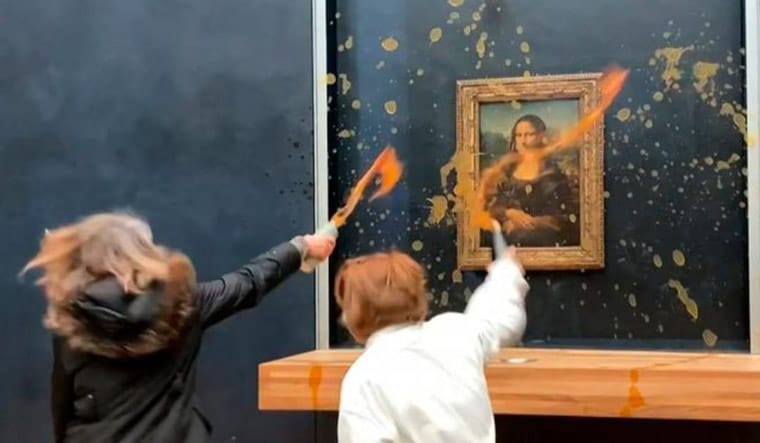 France-mona-lisa-protest-x