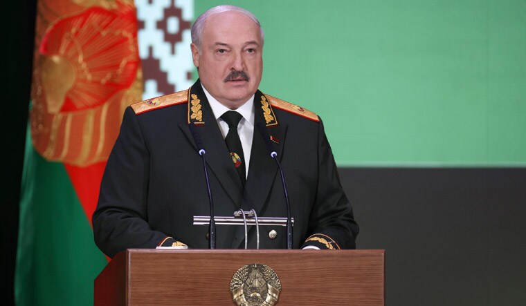 Belarus-president-voting-ap