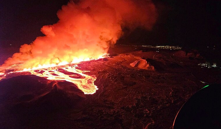 Iceland-volcano-erupts-again-ap-photo
