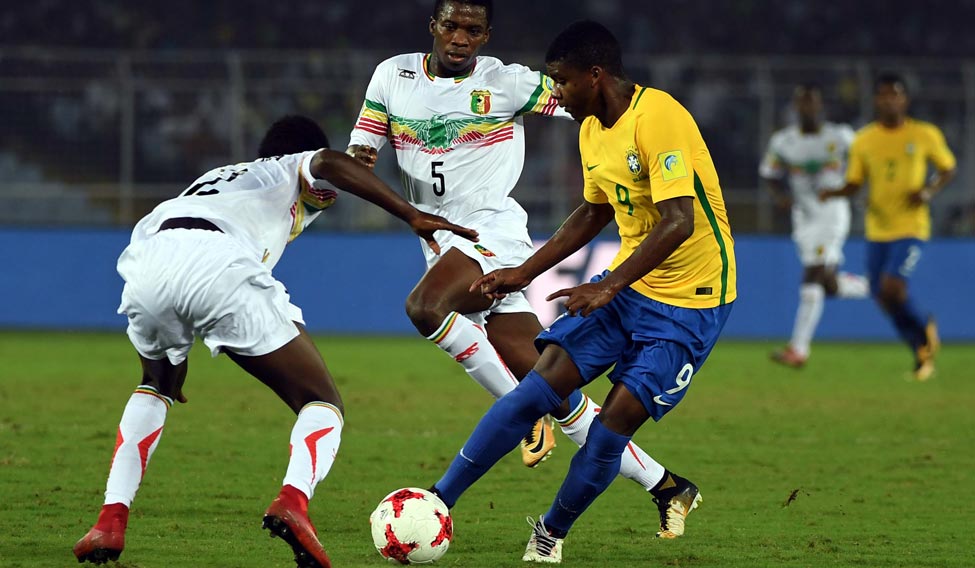 Brazil-vs-Mali-in-action2