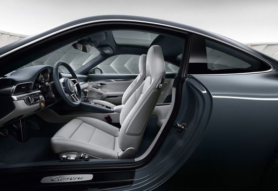 911-carrera-coupe-interior