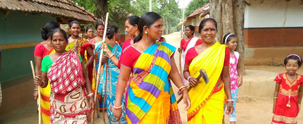 armed-with-sticks-van-suraksha-samiti-members-jharkhand