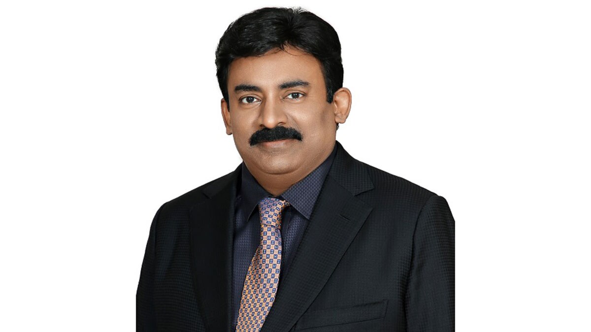 Dr Anand Jacob Verghese