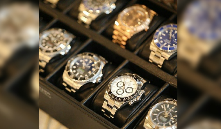 Best replicas online deals