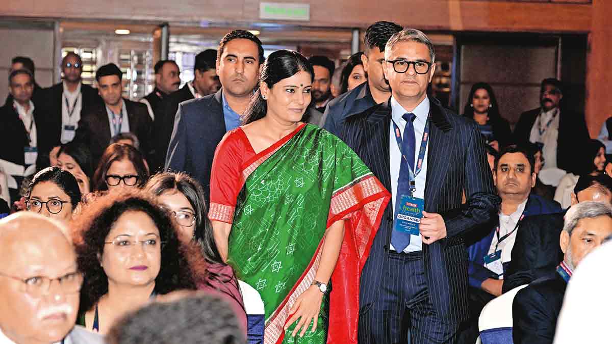 Union Minister of State Anupriya Patel arrives at THE WEEK Health Summit 2025. Also seen is THE WEEK's Chief Associate Editor and Director Riyad Mathew (right) | Sanjay Ahlawat