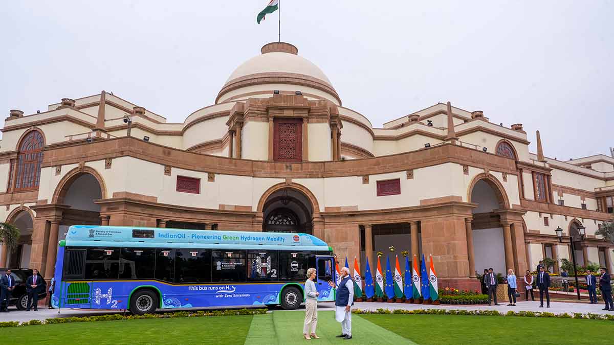 Green signal: Prime Minister Narendra Modi and European Commission President Ursula von der Leyen next to a bus powered by hydrogen fuel cell technology, at the Hyderabad House in New Delhi on February 28, 2025 | PTI