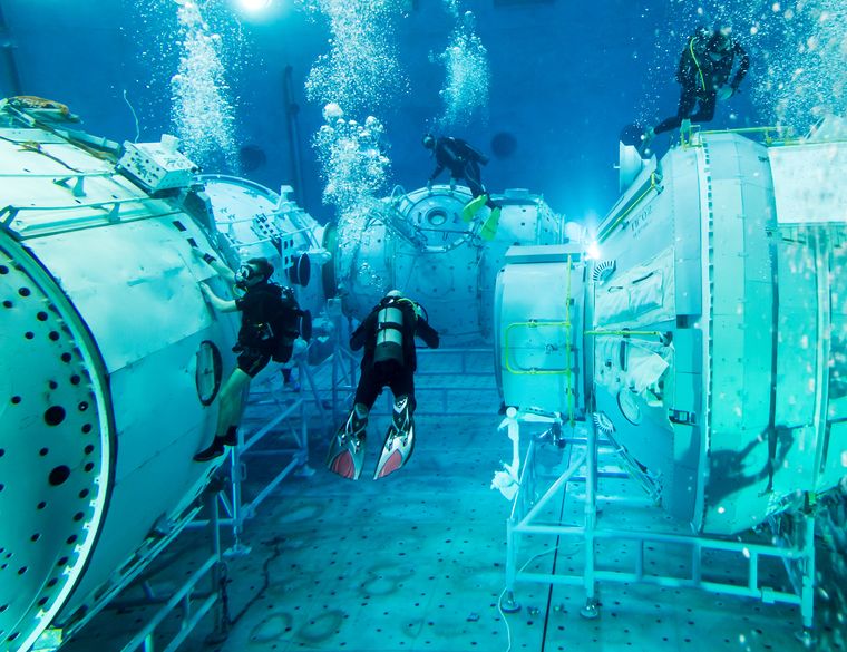 Fluid planning: Astronauts training in Moscow | Shutterstock