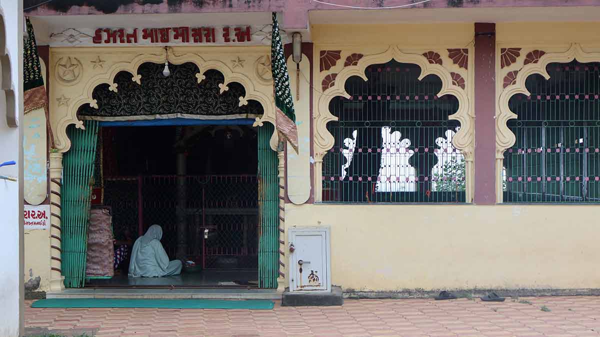 33-The-Mai-Mishra-dargah-in-Ratanpur