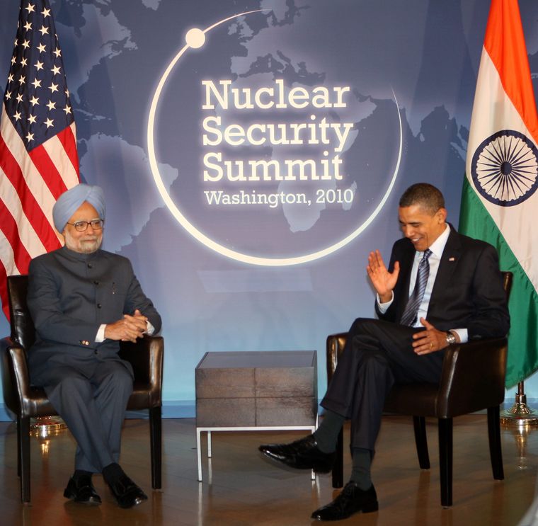 Man of stature: Manmohan Singh with US president Barack Obama in Washington, DC, in April 2010 | PTI