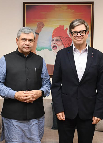 Yann LeCun of Meta AI with Union IT Minister Ashwini Vaishnaw | Facebook