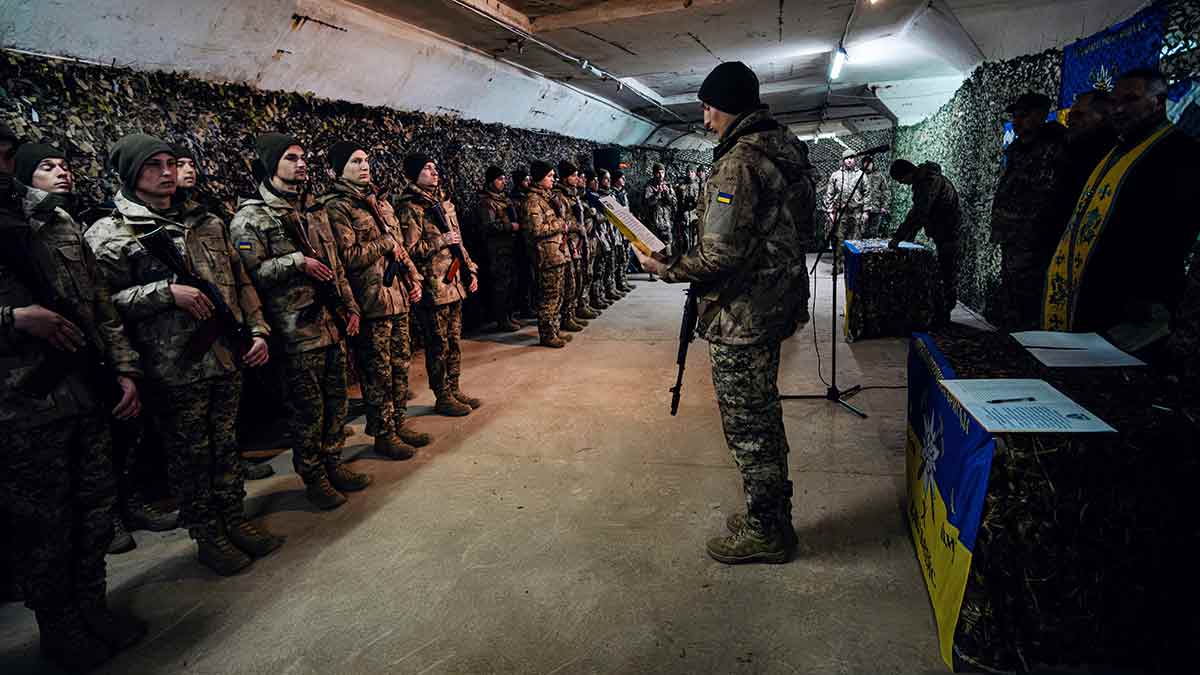  UKRAINE-CRISIS/CONTRACT
