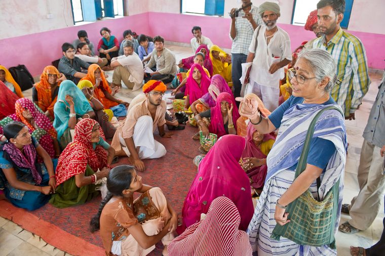 Rural rockstar: Aruna Roy interacts with villagers in Rajasthan | Sanjay Ahlawat