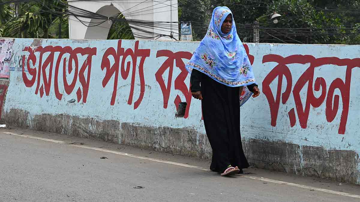 25-graffiti-in-Dhaka-calling-for-a-boycott-of-Indian-products 25-graffiti-in-Dhaka-calling-for-a-boycott-of-Indian-products