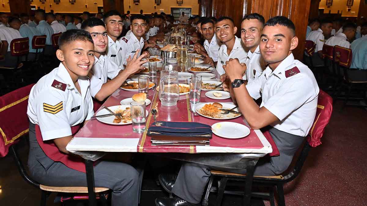Food for thought: Cadets in the dining hall | Murarilal Kori