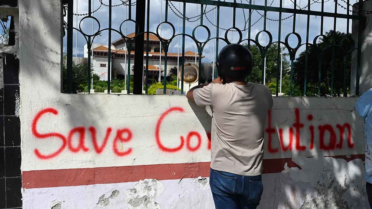 Protest-Graffiti-on-Parliament-wall-in-Kathmandu