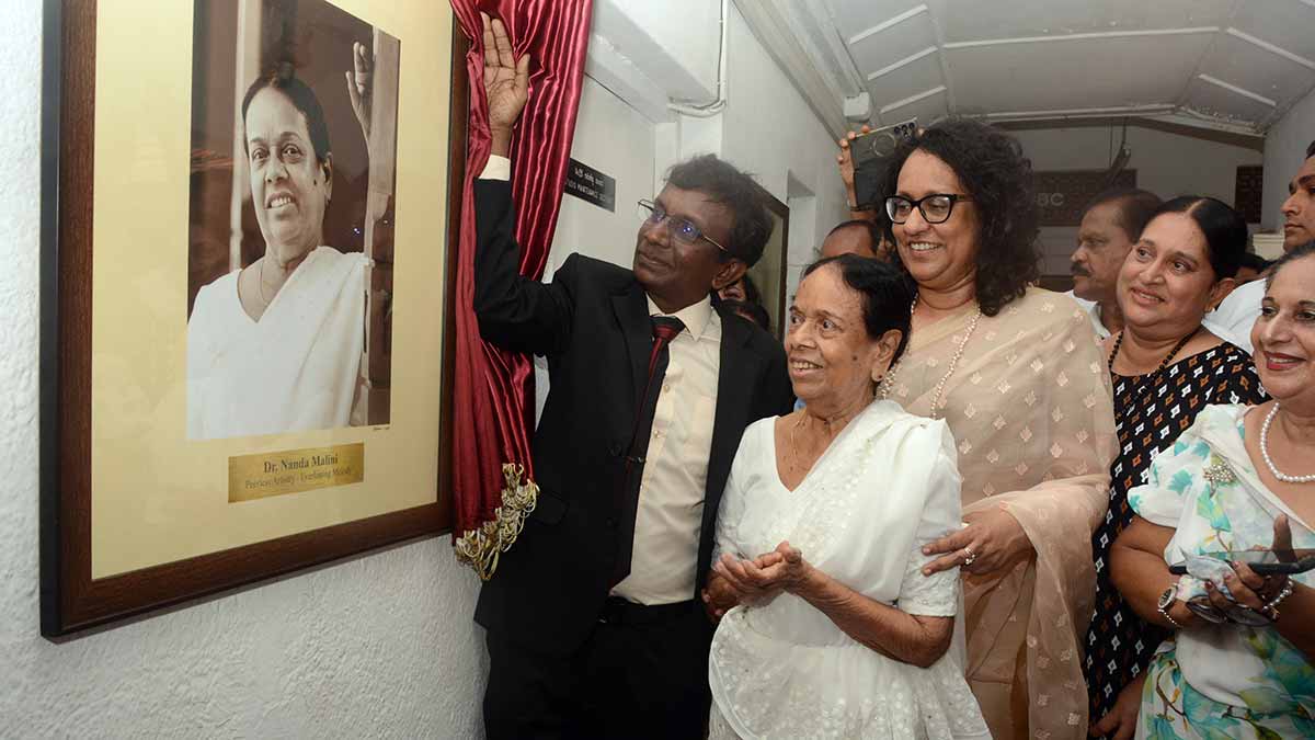 Historic note: Singer Nanda Malini with Prime Minister Harini Amarasuriya (in sari) at the Sri Lanka Broadcasting Corporation. A studio there was recently named after her.