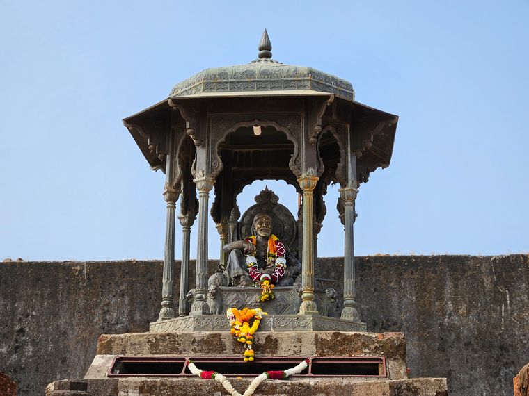Closer to history: Shivaji Maharaj memorial at the Raigad Fort | Shutterstock