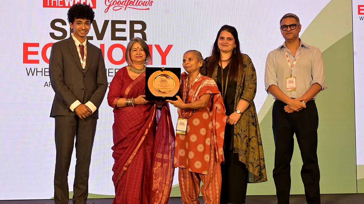 Salute to service: (From left) Shantanu Naidu, founder, The Goodfellows, singer Rekha Bhardwaj, Kiran Kamdar, who was honoured for her service in community nutrition, Gargi Sandu, cofounder, The Goodfellows, and Riyad Mathew, chief associate editor and director, THE WEEK | Amey Mansabdar