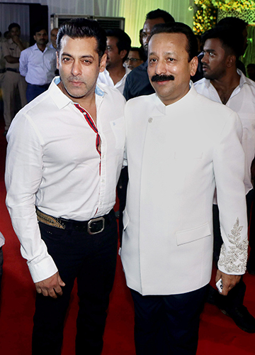 Actor Salman Khan with Baba Siddique (right) | PTI