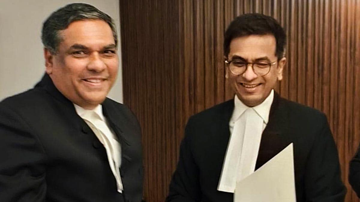 Smooth transition: Chief Justice D.Y. Chandrachud (right) with CJI-designate Justice Sanjiv Khanna | PTI