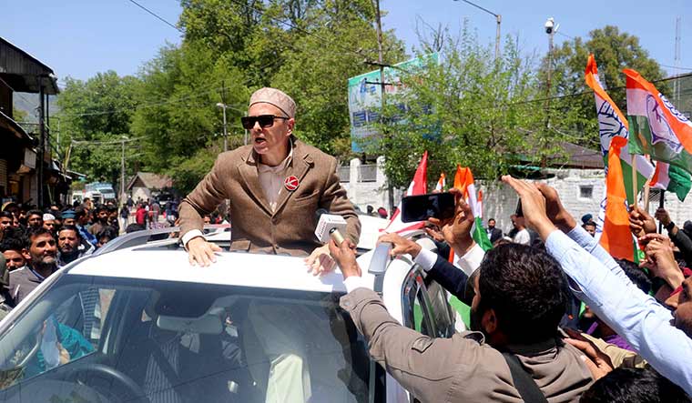 Fighting spirit: Omar Abdullah at a road show in Baramulla | Bilal Bahadur