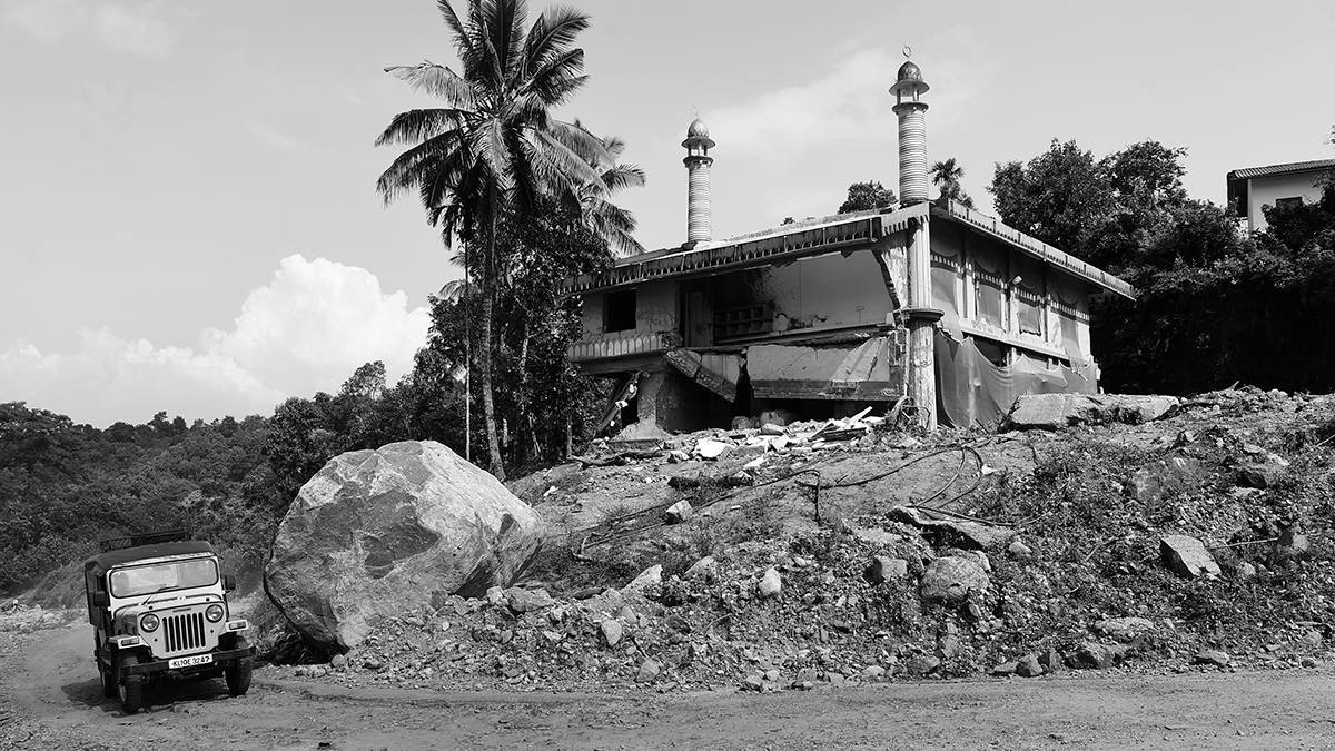 18-The-ruins-of-the-mosque-in-Mundakkai 18-The-ruins-of-the-mosque-in-Mundakkai