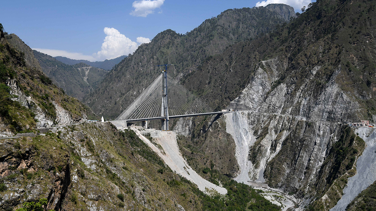 29-The-Anji-Khad-Bridge-Indias-first-cable-stayed-rail-bridge