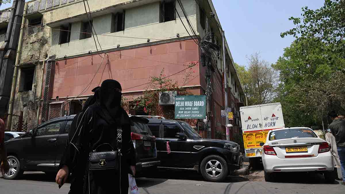 27-The-Delhi-Waqf-Board-office-at-Daryaganj 27-The-Delhi-Waqf-Board-office-at-Daryaganj