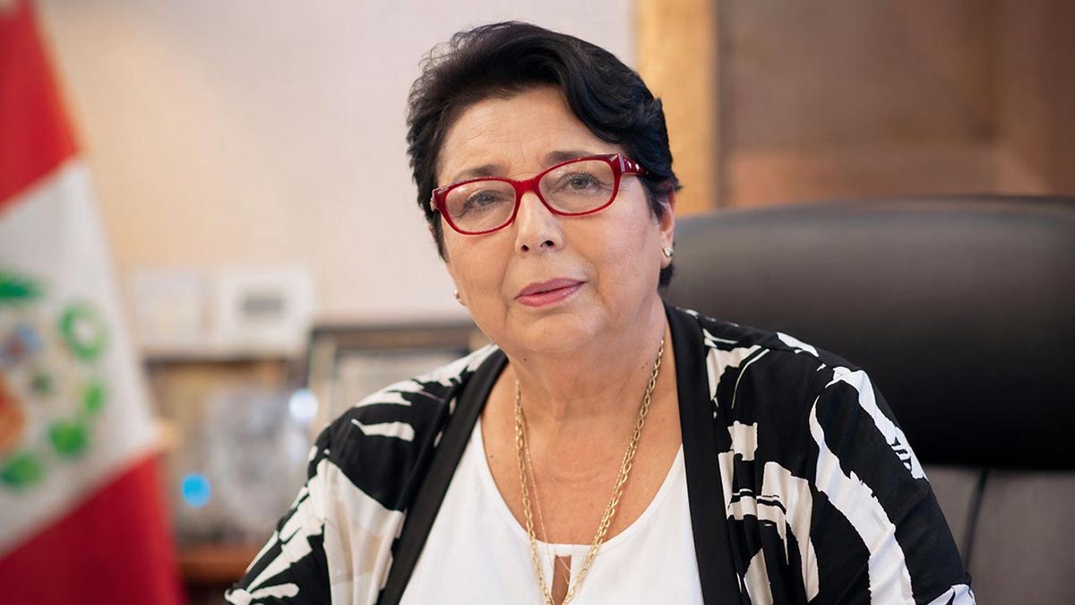 38-Beatriz-Merino