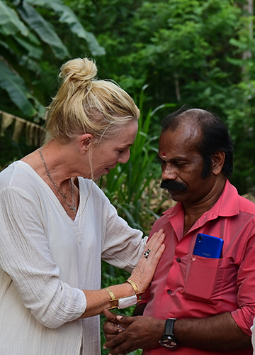 Caroline with Kanchi’s mahout Vikram | Manoj Chemancheri