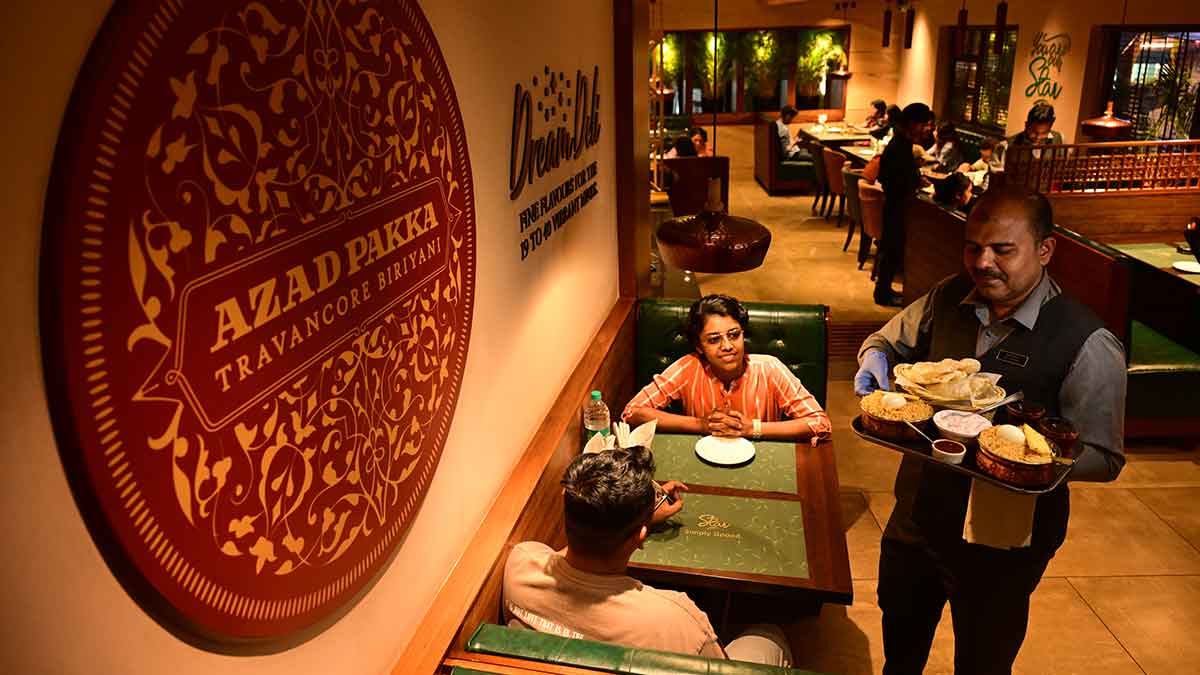 66-Customers-enjoying-a-meal-at-Azad 66-Customers-enjoying-a-meal-at-Azad