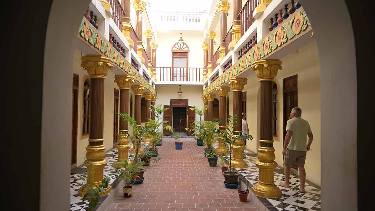 63-An-old-family-mansion