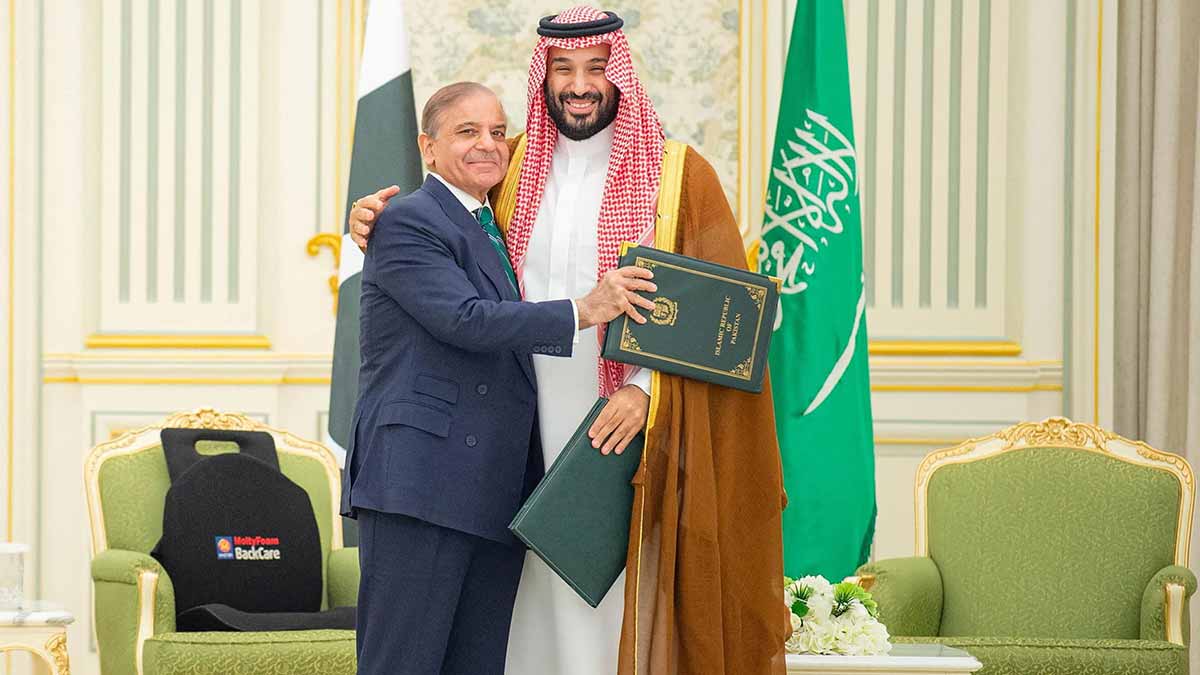 Collective defence: Saudi Crown Prince Mohammed bin Salman and Pakistan Prime Minister Shehbaz Sharif on the day the two countries signed the defence agreement | Reuters