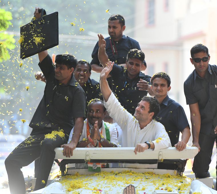 Flowers not allowed: SPG officers with Rahul Gandhi in 2018 | Josekutty Panackal