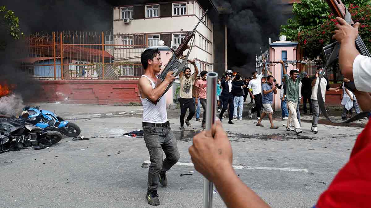 Fire and fury: Young protesters in Kathmandu during the revolution | Reuters