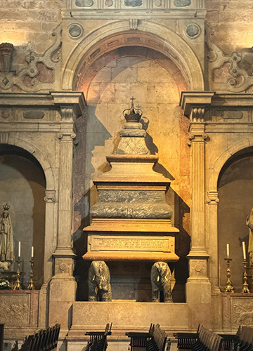 Tuskers’ impact: The sarcophagus of King Manuel I of Portugal in Lisbon; two Indian elephants can be seen at the base | Courtesy G.R. Indugopan