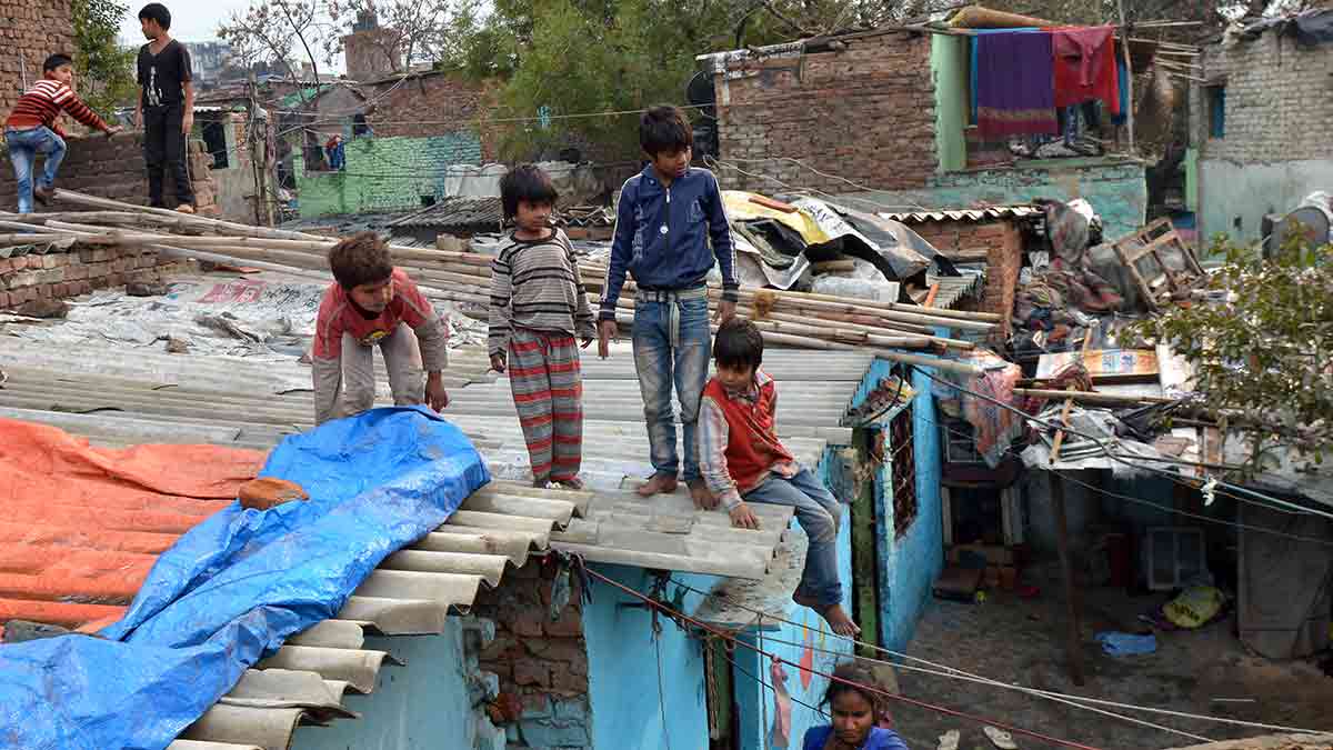 Danger zone: Children play on asbestos roof | Shutterstock