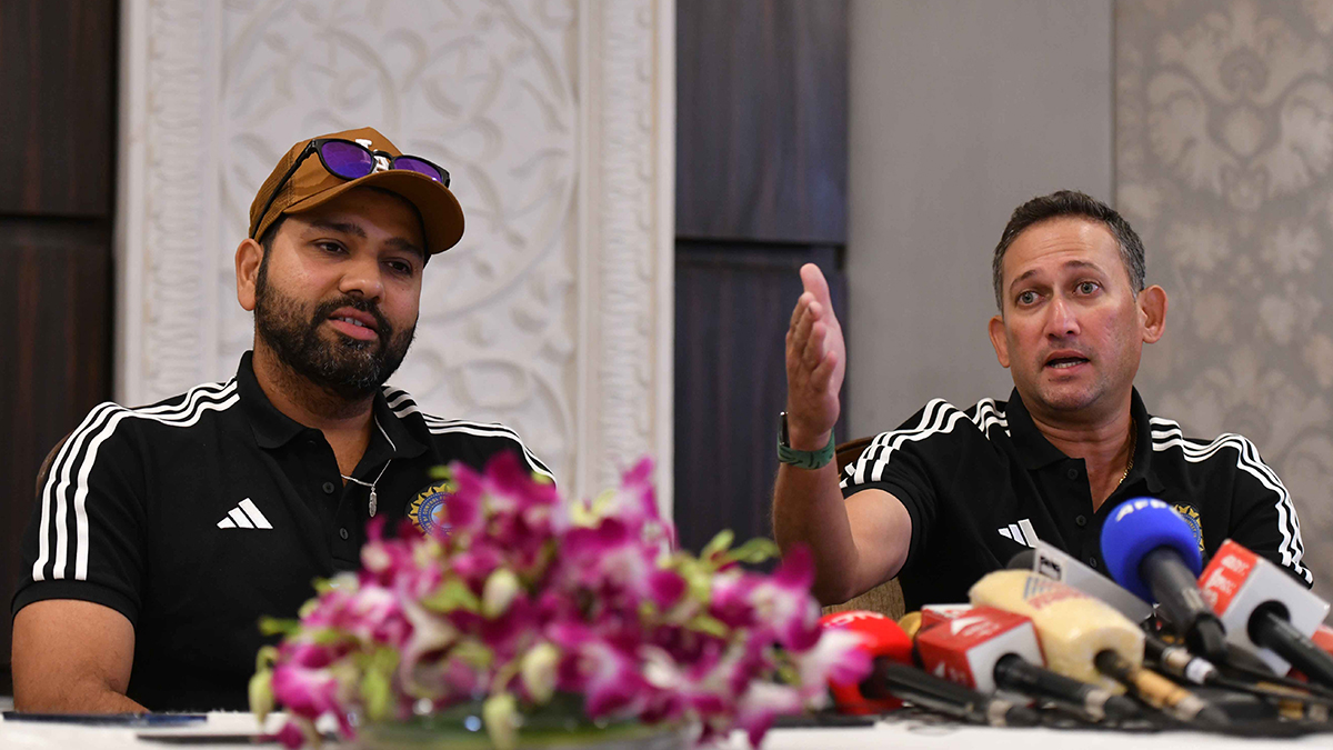 53-Captain-Rohit-Sharma-with-chief-selector-Ajit-Agarkar