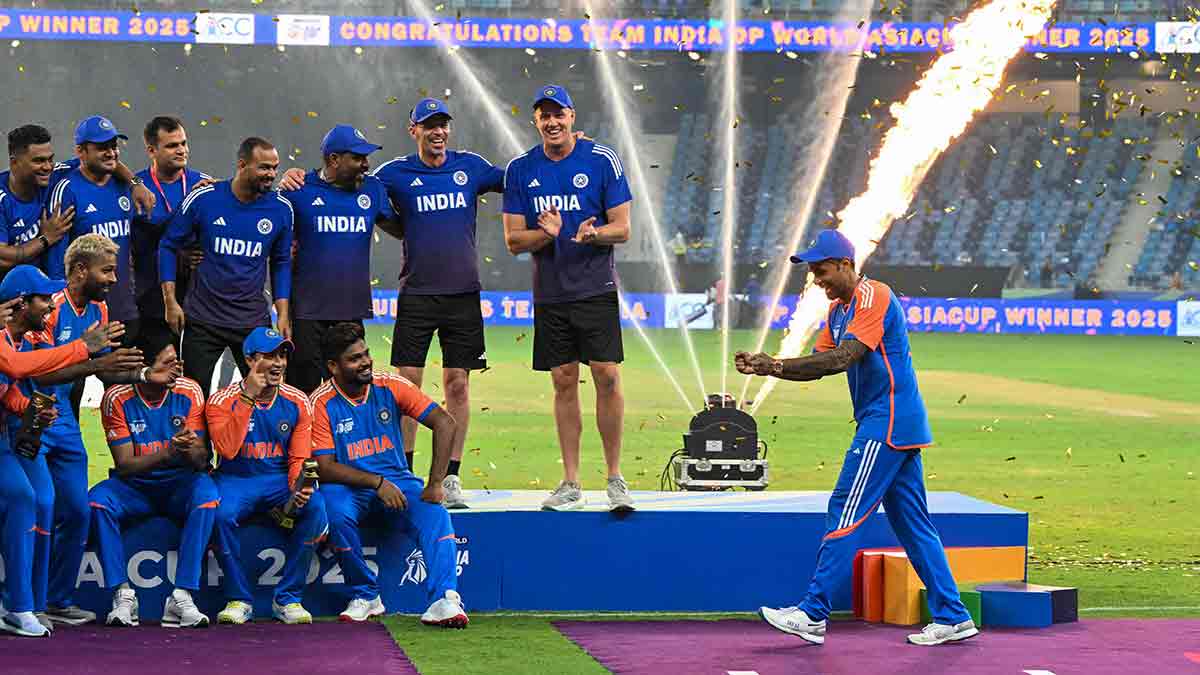 Dubai debacle: Team India celebrates with an imaginary trophy | AFP