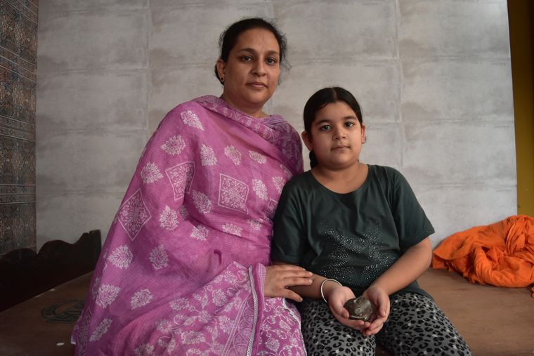 Harpreet Kour with daughter Gursharnagat | Arsalan Ashiq