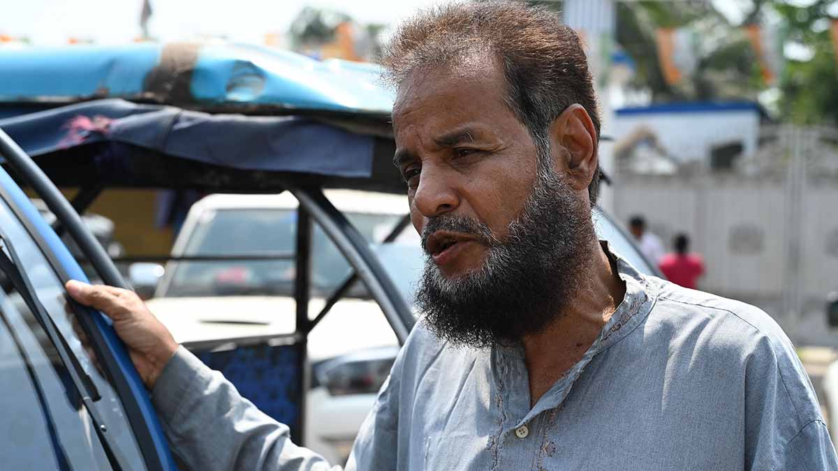 Voices from the ground: Sheikh Anwar, a rickshaw driver, is unhappy that people have to move to Kolkata, Gujarat, Maharashtra and Kerala to find work | Salil Bera